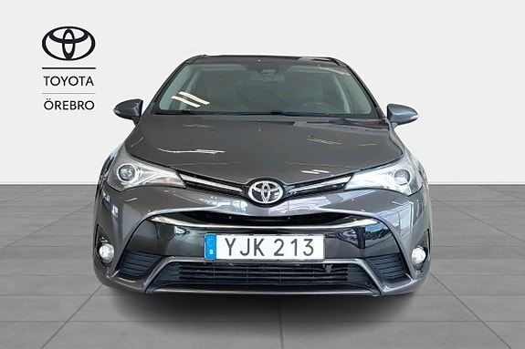 Toyota Avensis 5 of 10