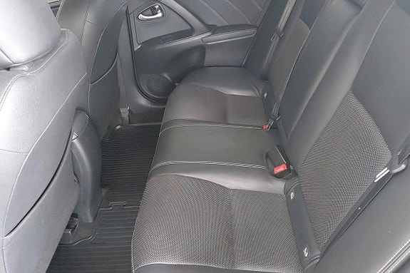 Toyota Avensis 7 of 10