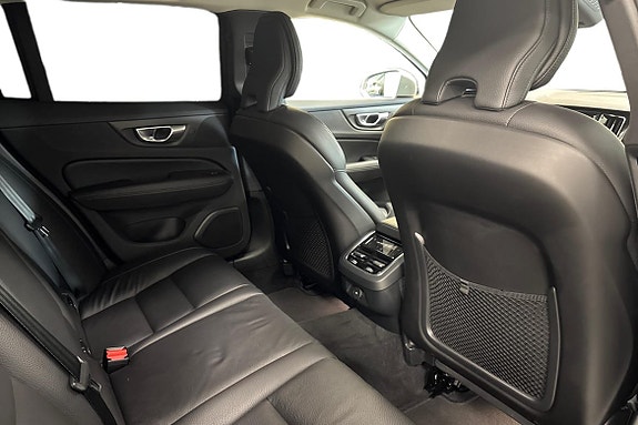 Volvo V60 Cross Country 11 of 20