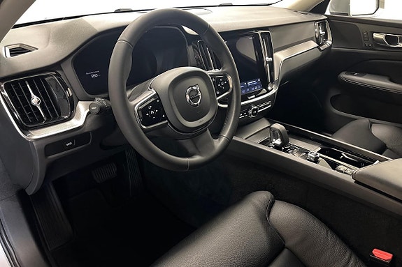 Volvo V60 Cross Country 8 of 20