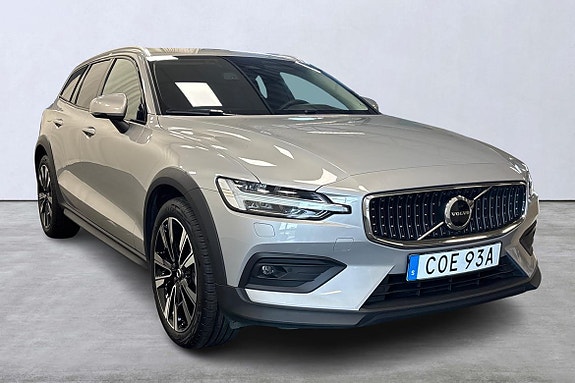 Volvo V60 Cross Country 6 of 20
