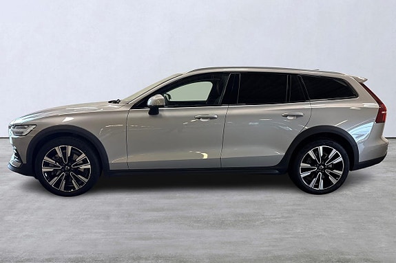 Volvo V60 Cross Country 2 of 20