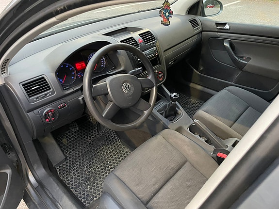 Volkswagen Golf V 7 of 8