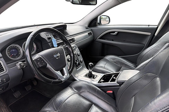 Volvo V70 11 of 30