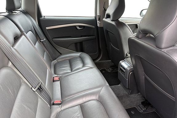 Volvo V70 22 of 30