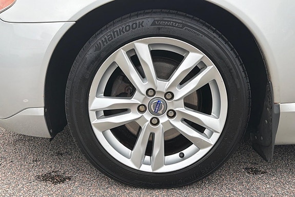 Volvo V70 10 of 30