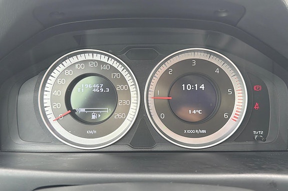 Volvo V70 16 of 30