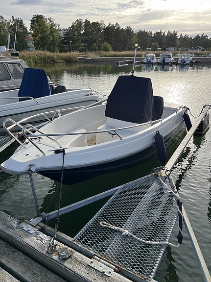 Uttern S55 Exclusive Mercruiser 135 hk 2006 7 of 8
