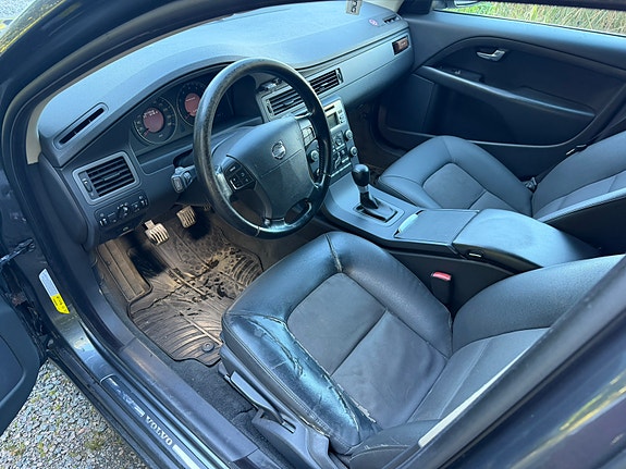 Volvo V70 5 of 6