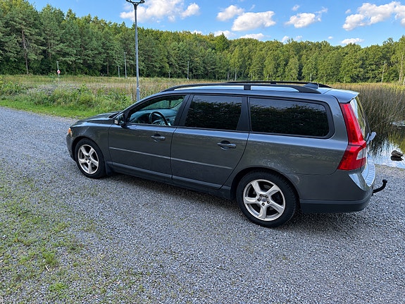 Volvo V70 4 of 6