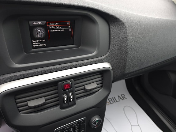 Volvo V40 11 of 12