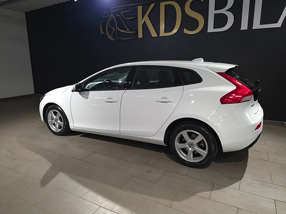 Volvo V40 3 of 12