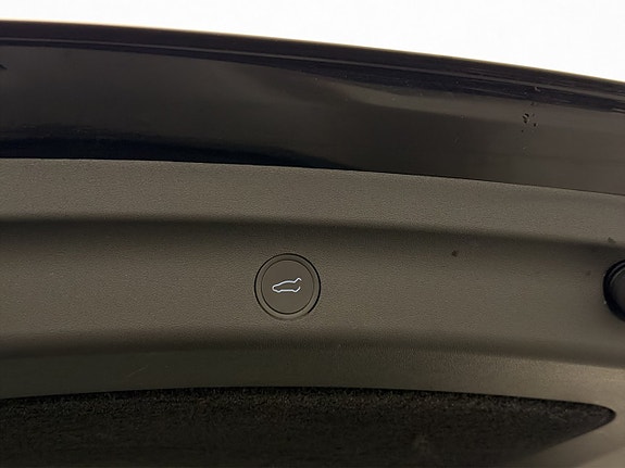Tesla Model Y 27 of 30