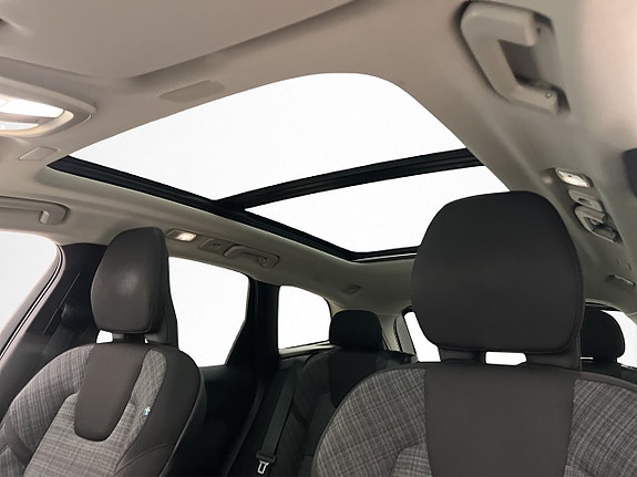 Volvo XC60 14 of 30