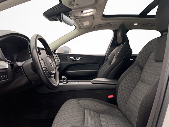 Volvo XC60 13 of 30
