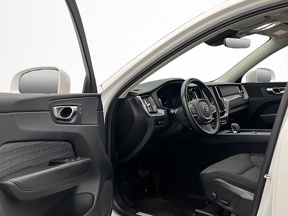 Volvo XC60 12 of 30