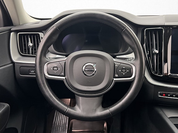 Volvo XC60 16 of 30