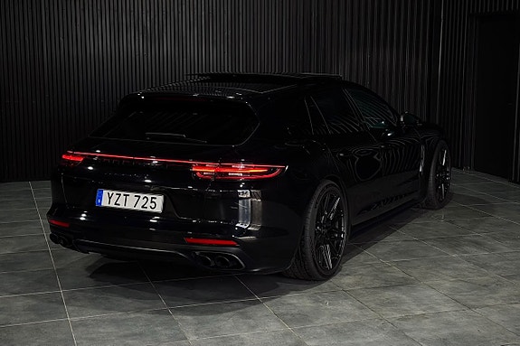 Porsche Panamera GTS 4 of 28