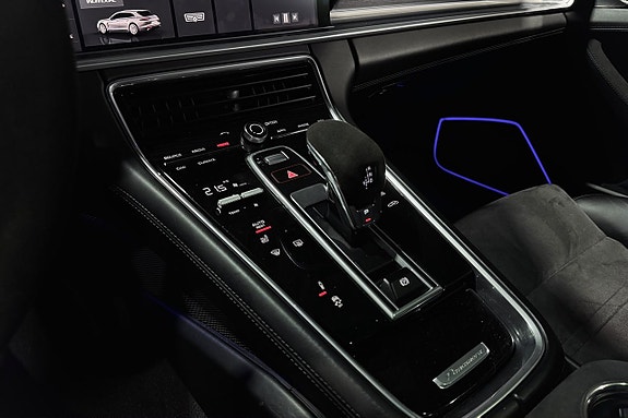 Porsche Panamera GTS 16 of 28