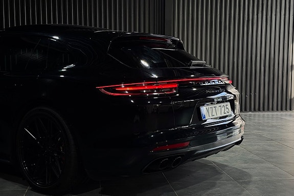 Porsche Panamera GTS 7 of 28