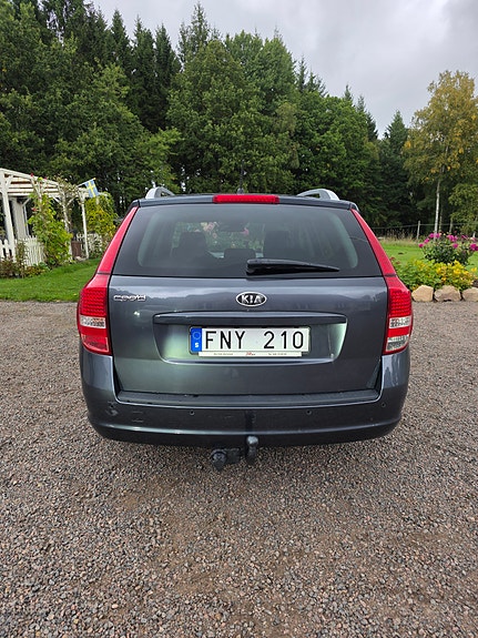Kia Ceed 2 of 6