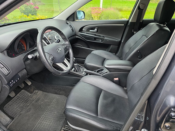 Kia Ceed 4 of 6