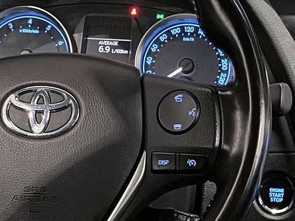 Toyota Auris 21 of 27
