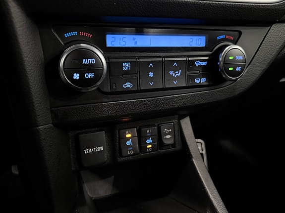Toyota Auris 23 of 27