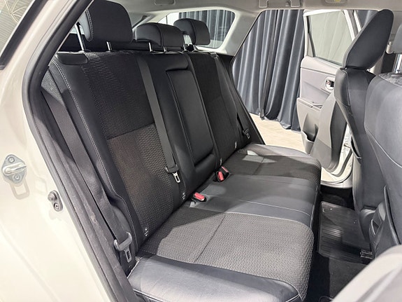 Toyota Auris 15 of 27