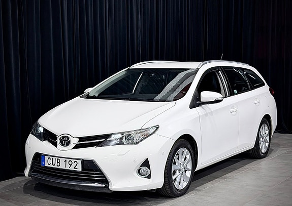 Toyota Auris 7 of 27