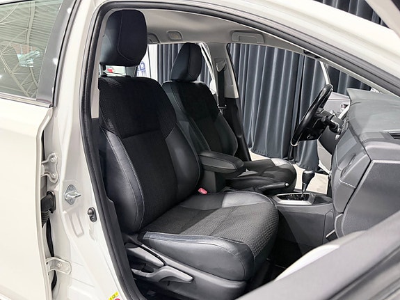 Toyota Auris 10 of 27
