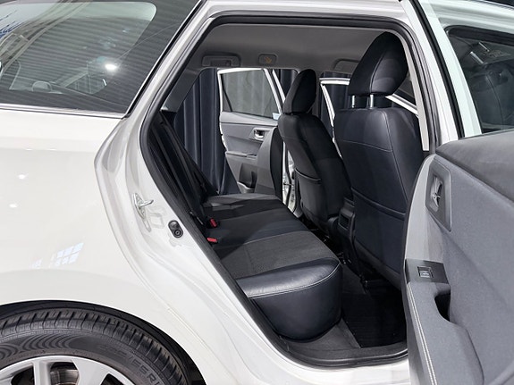 Toyota Auris 14 of 27