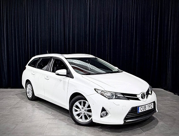 Toyota Auris 3 of 27