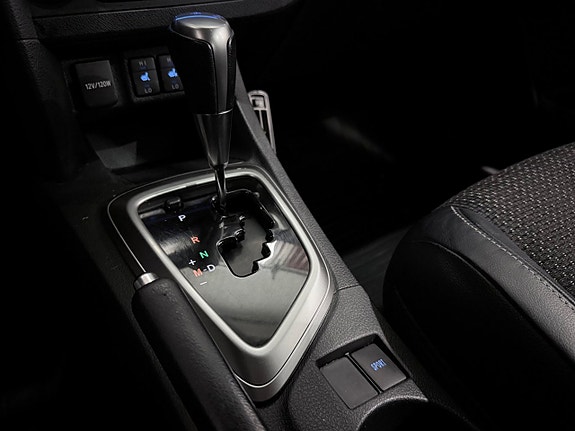 Toyota Auris 22 of 27