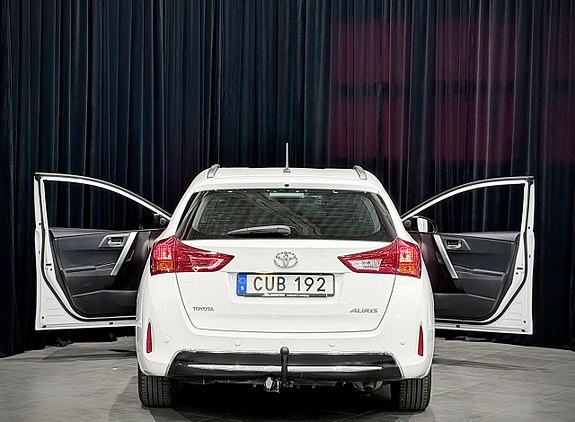 Toyota Auris 8 of 27