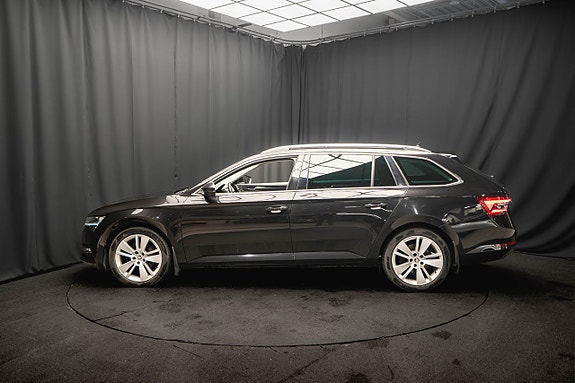 Skoda Superb 9 of 28