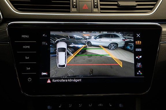 Skoda Superb 16 of 28