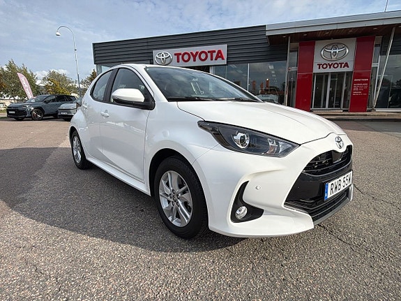 Toyota Yaris 13 of 26