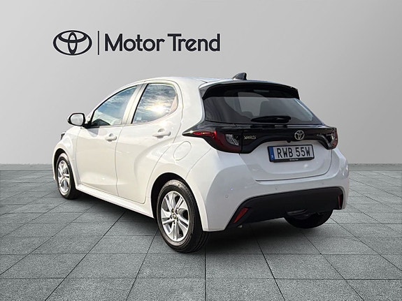Toyota Yaris 3 of 26