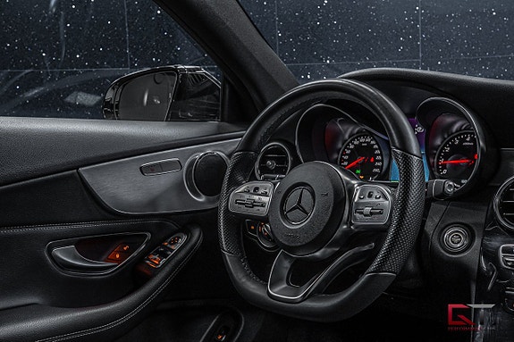Mercedes-Benz C200 15 of 16