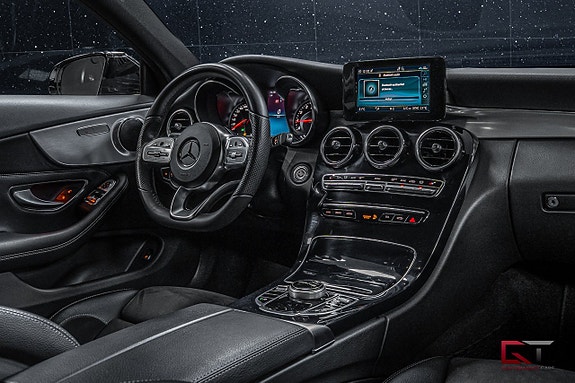 Mercedes-Benz C200 13 of 16