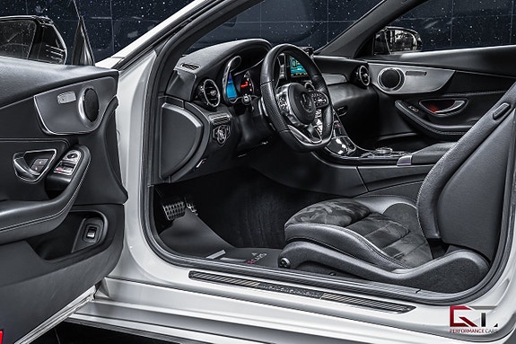 Mercedes-Benz C200 8 of 16