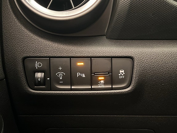 Hyundai Kona 15 of 30