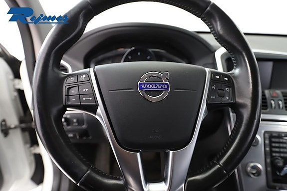 Volvo XC60 13 of 26