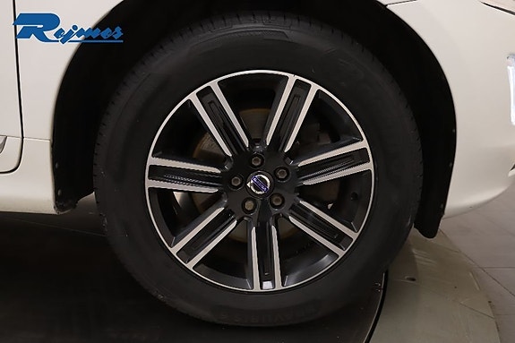 Volvo XC60 12 of 26
