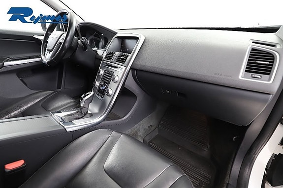 Volvo XC60 5 of 26