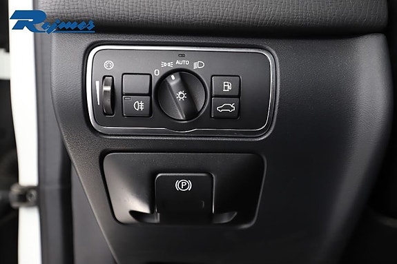 Volvo XC60 11 of 26