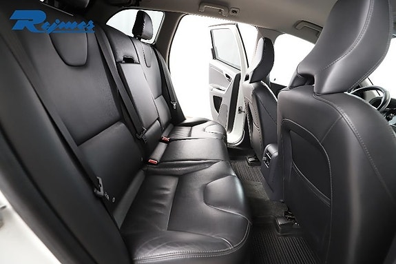 Volvo XC60 10 of 26