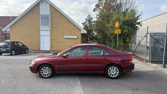 Volvo S60 3 of 11