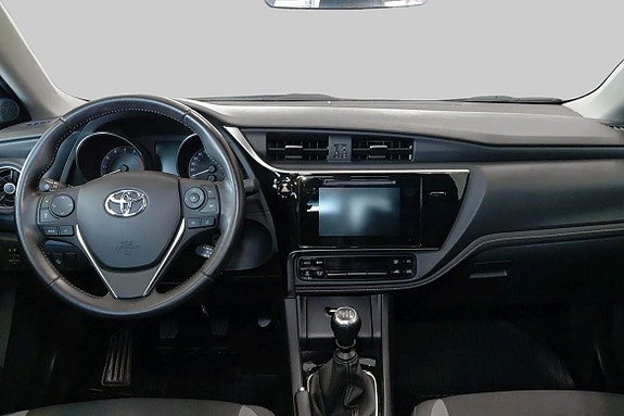 Toyota Auris 9 of 11